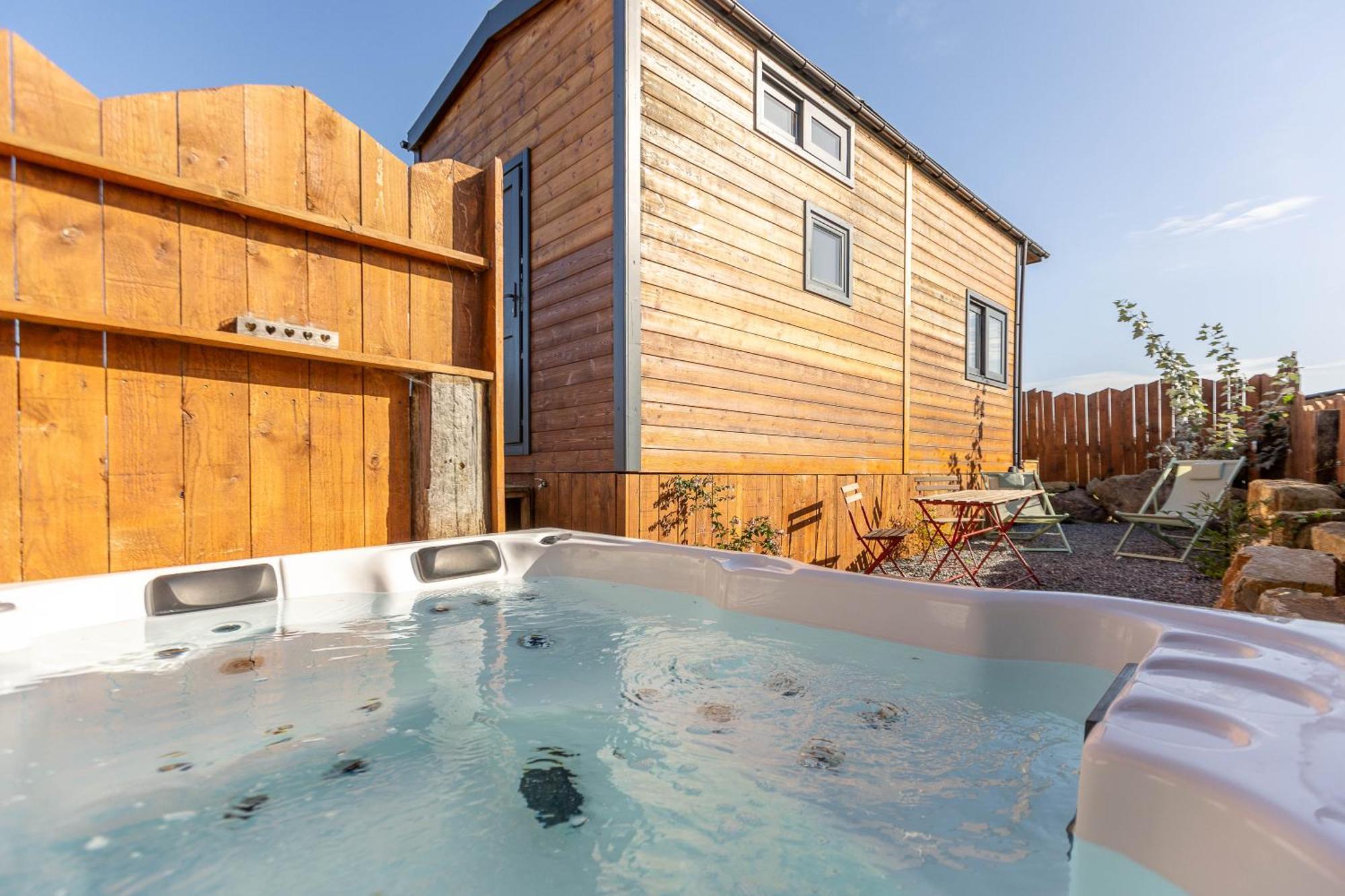 Les Tiny Du Pre Mathy - Logements Insolites Avec Jacuzzi A Profondeville Zewnętrze zdjęcie