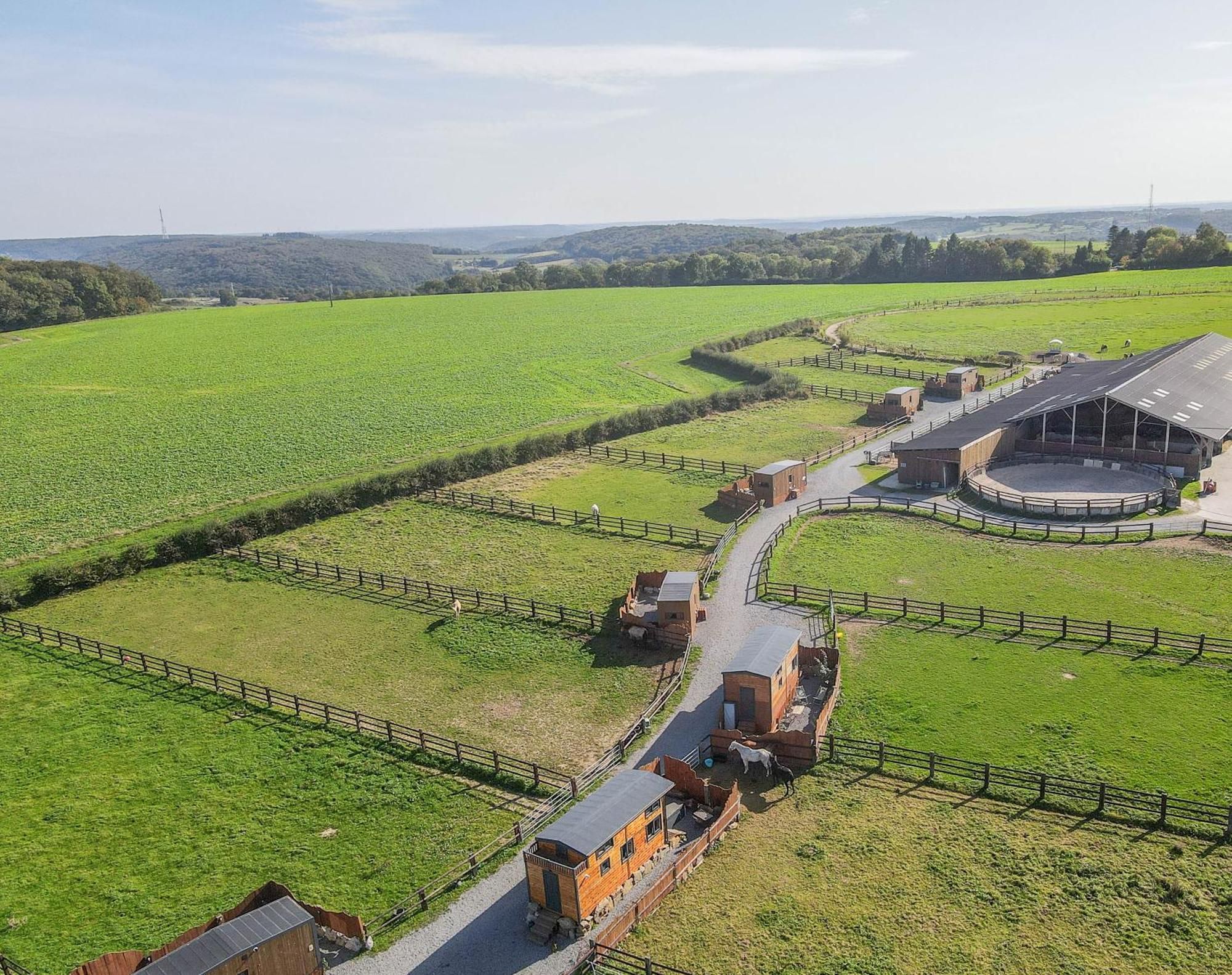 Les Tiny Du Pre Mathy - Logements Insolites Avec Jacuzzi A Profondeville Zewnętrze zdjęcie